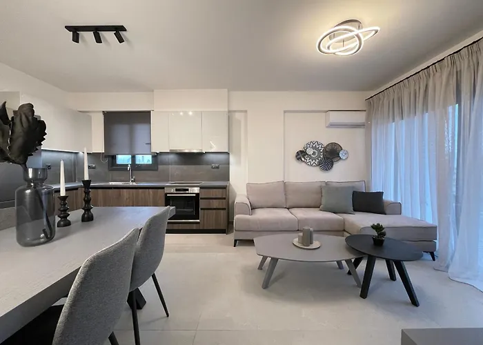 Athenean Gem Near Athens Metro Mall